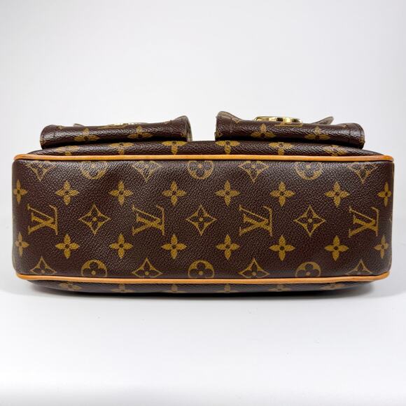 Louis Vuitton Monogram Hudson GM - Picture 7 of 15